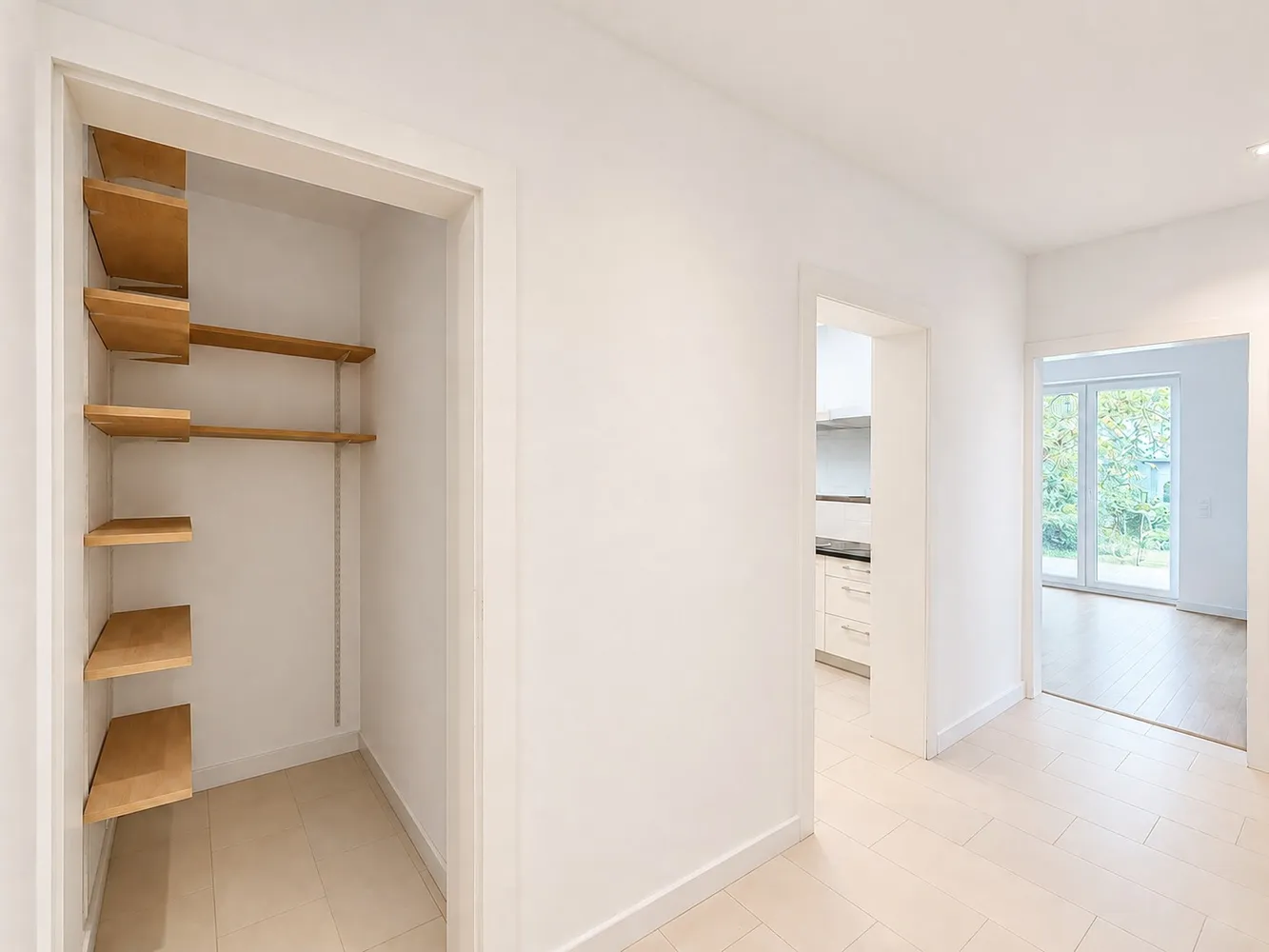 4 Zimmer Wohnung mit 133 m² in Wiesbaden – Bild 3