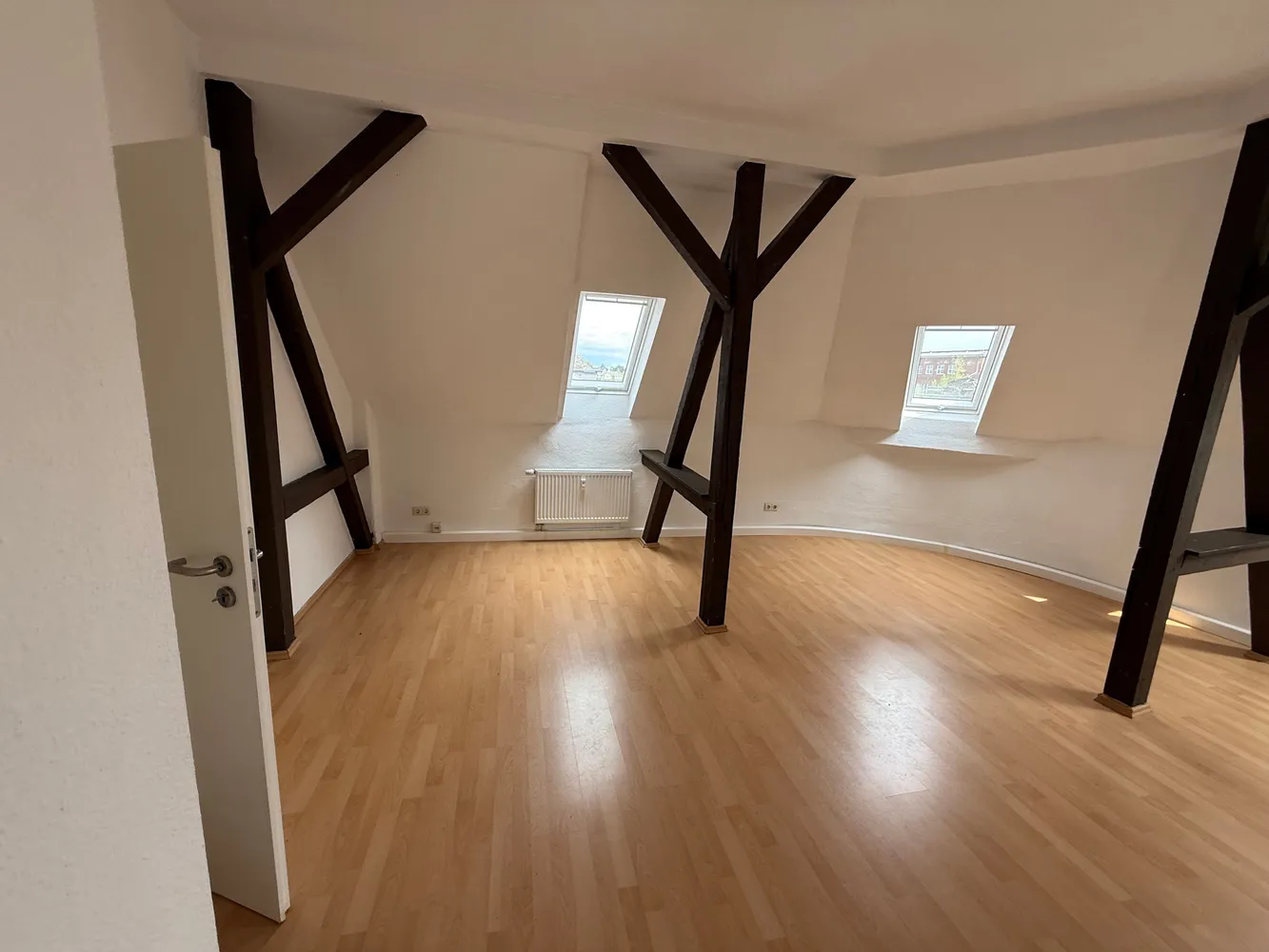 7 Zimmer Wohnung mit 130 m² in Chemnitz – Bild 2