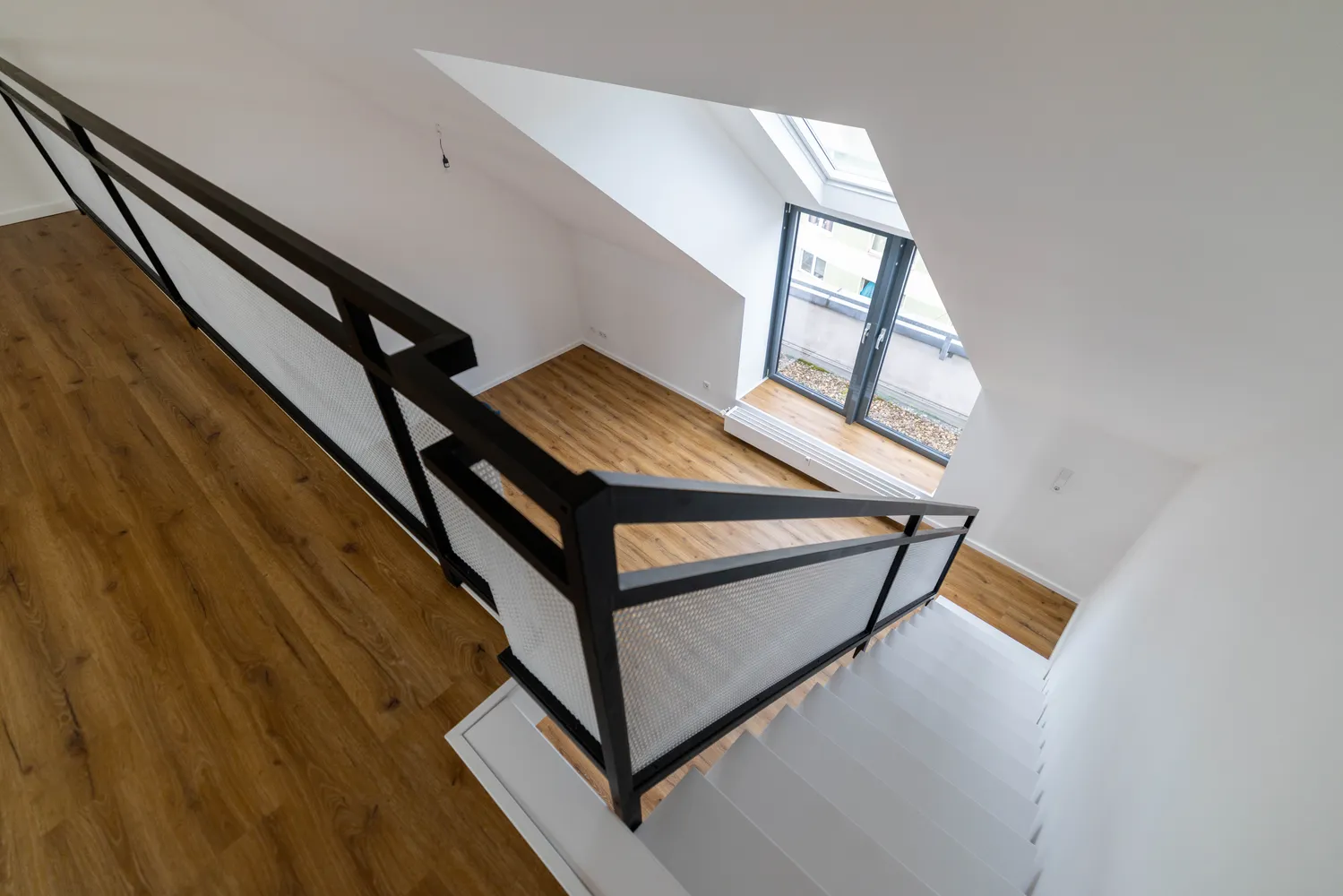 2 room apartment with 83 m² in Düsseldorf – Photo 1
