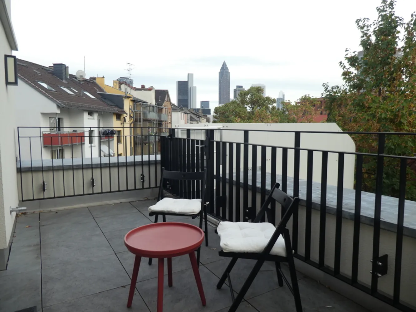 3 Zimmer Wohnung mit 100 m² in Frankfurt am Main – Bild 8