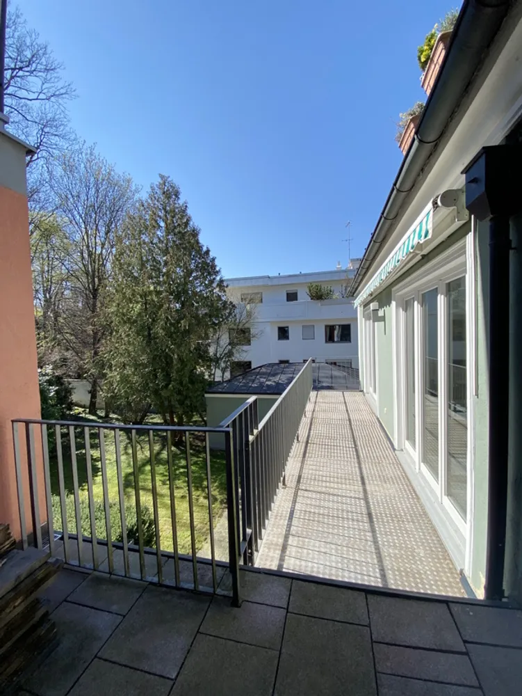 4 Zimmer Wohnung mit 131 m² in München – Bild 2