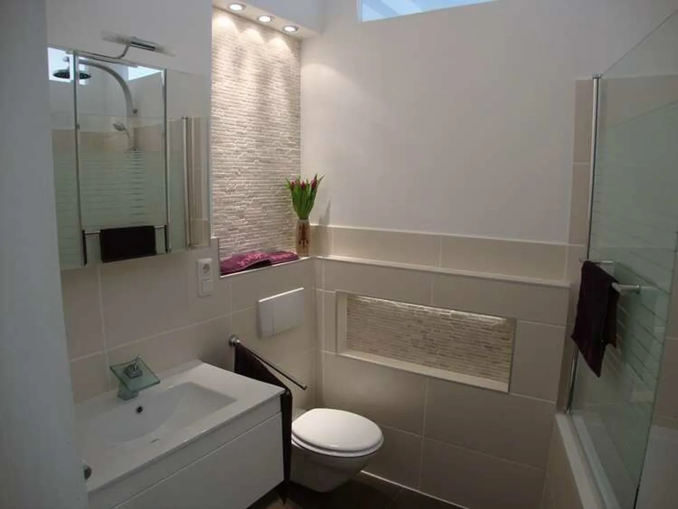 2 Zimmer Wohnung mit 57 m² in Wiesbaden – Bild 2