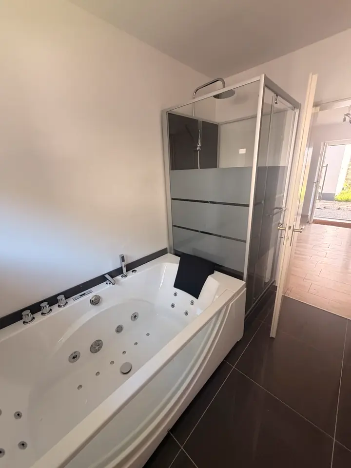 1 room apartment with 66 m² in Königswinter – Photo 10