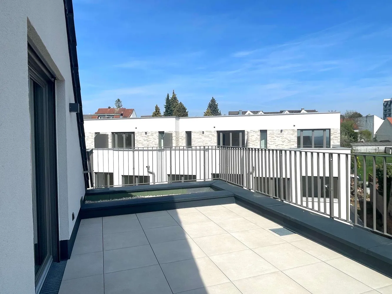3 Zimmer Wohnung mit 123 m² in Frankfurt am Main – Bild 1