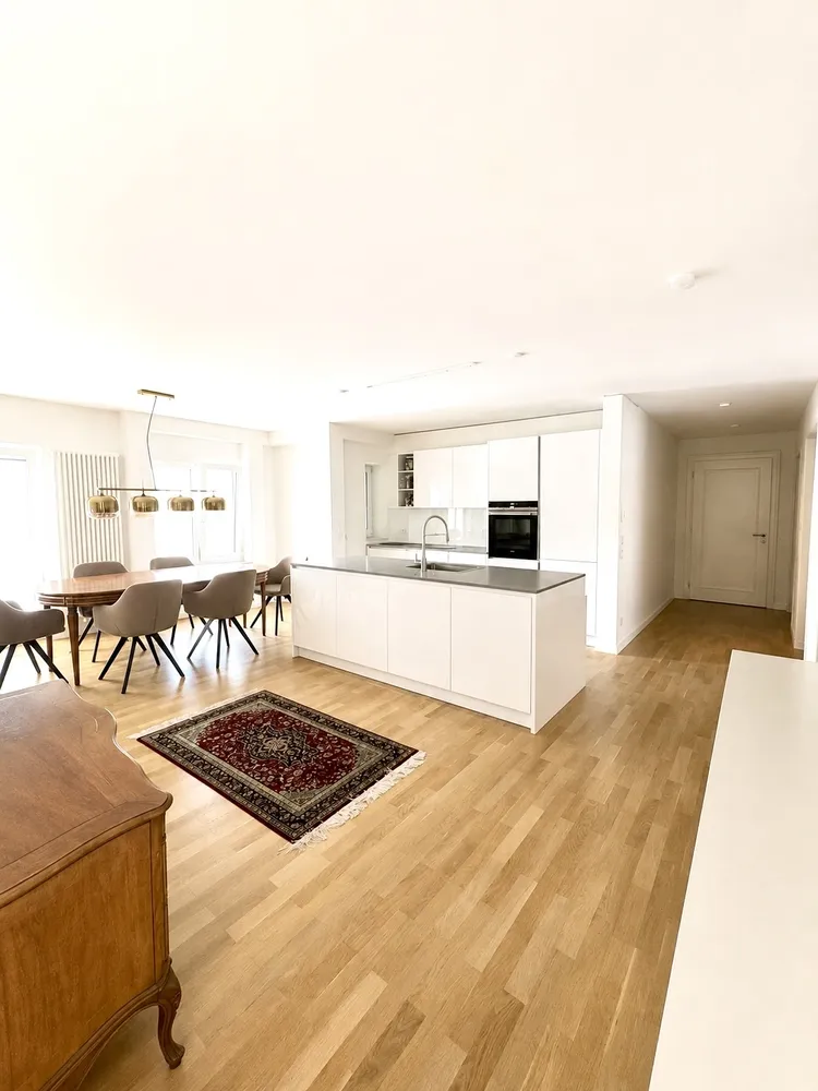 3 Zimmer Wohnung mit 118 m² in München – Bild 2