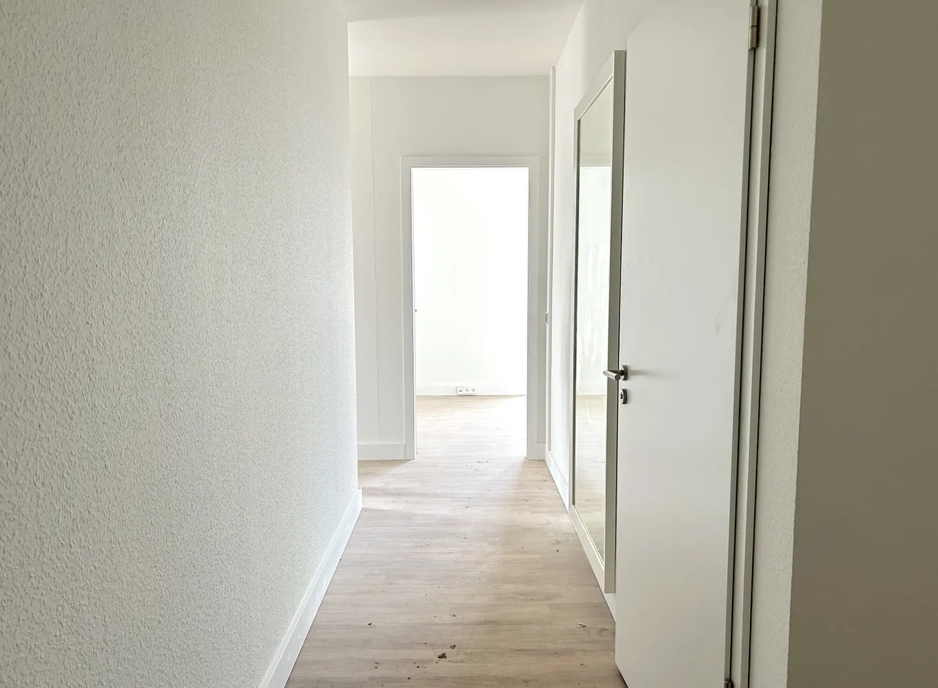 6 Zimmer Wohnung mit 131 m² in Mannheim – Bild 2