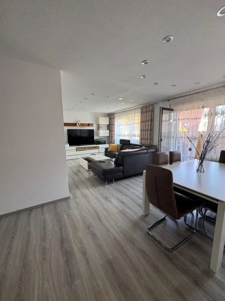 4 Zimmer Wohnung mit 87 m² in Leonberg – Bild 1