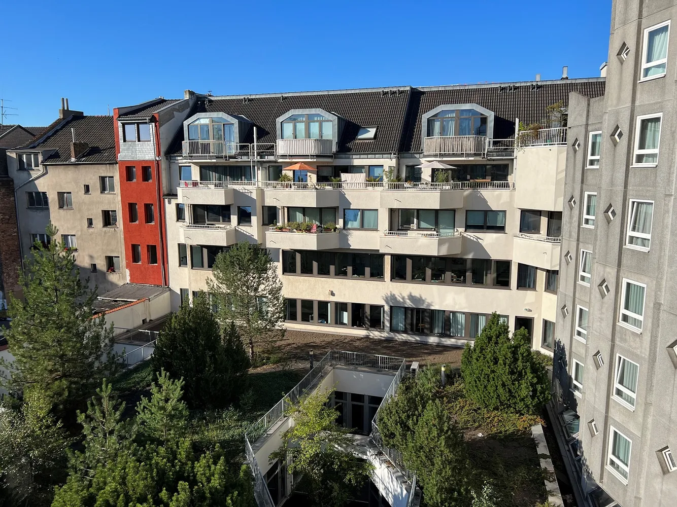 2 Zimmer Wohnung mit 69 m² in Köln – Bild 2