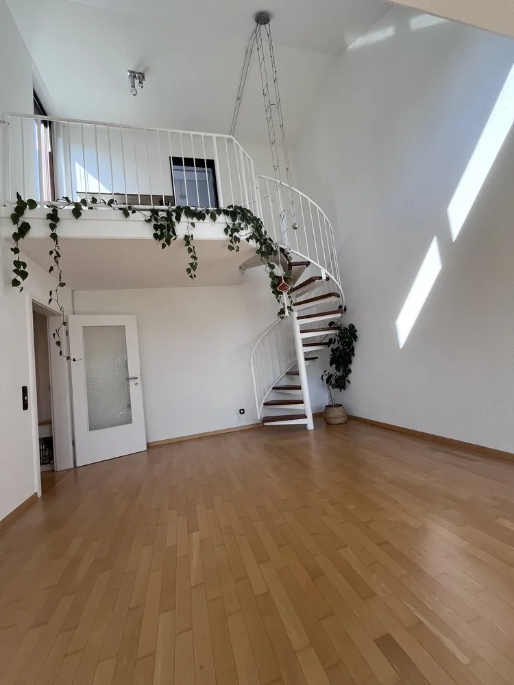 5 Zimmer Wohnung mit 100 m² in München – Bild 2