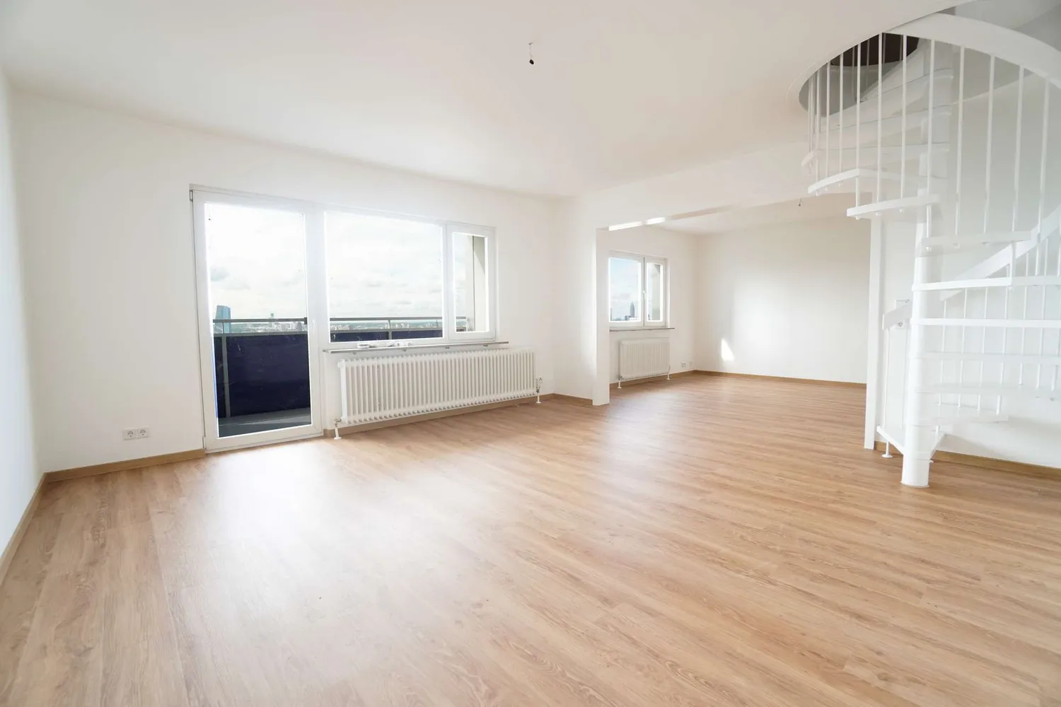 6 Zimmer Wohnung mit 160 m² in Frankfurt am Main – Bild 3