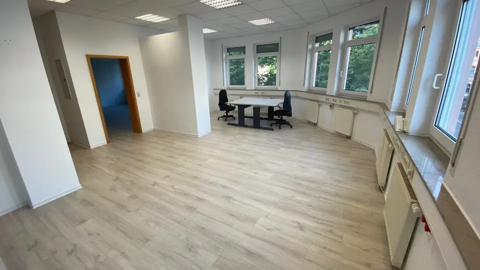 2 Zimmer Wohnung mit 81 m² in Zwickau – Bild 2