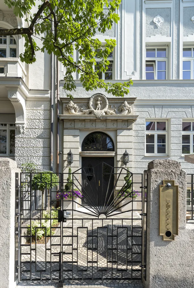 5 Zimmer Wohnung mit 252 m² in München – Bild 1