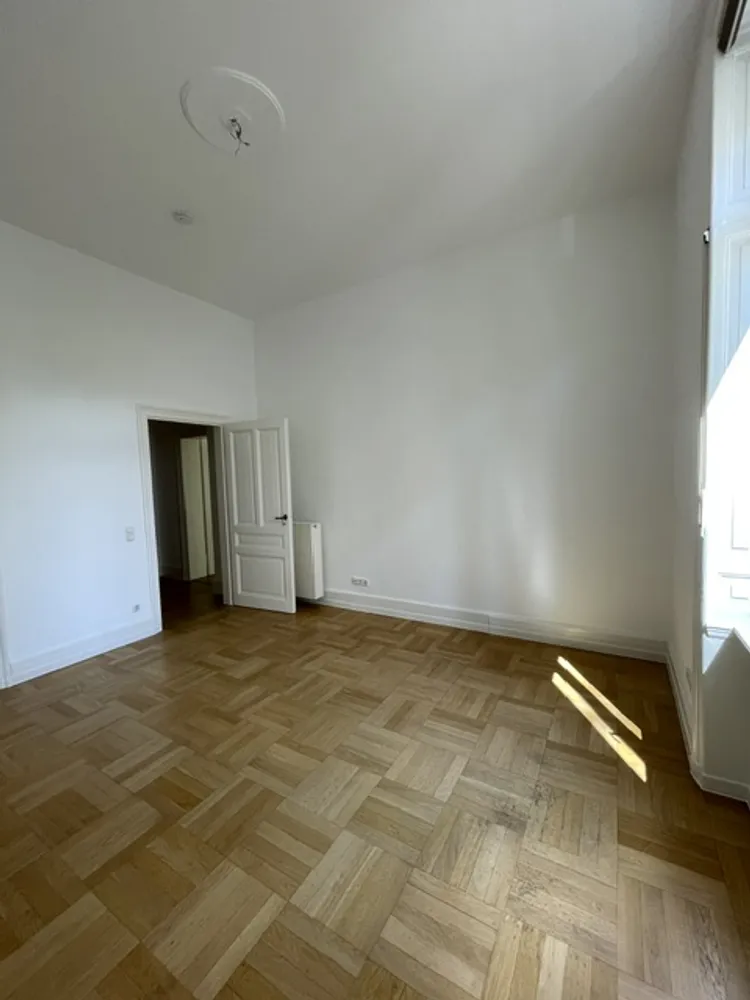 2 Zimmer Wohnung mit 115 m² in Frankfurt am Main – Bild 11