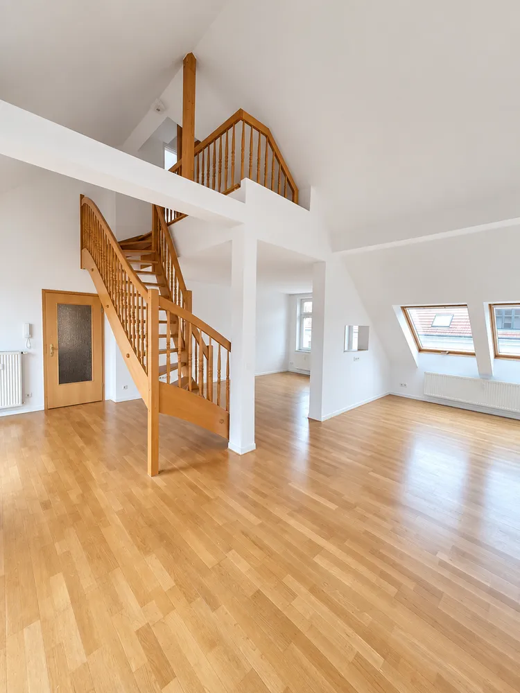 4 Zimmer Wohnung mit 180 m² in Leipzig – Bild 1