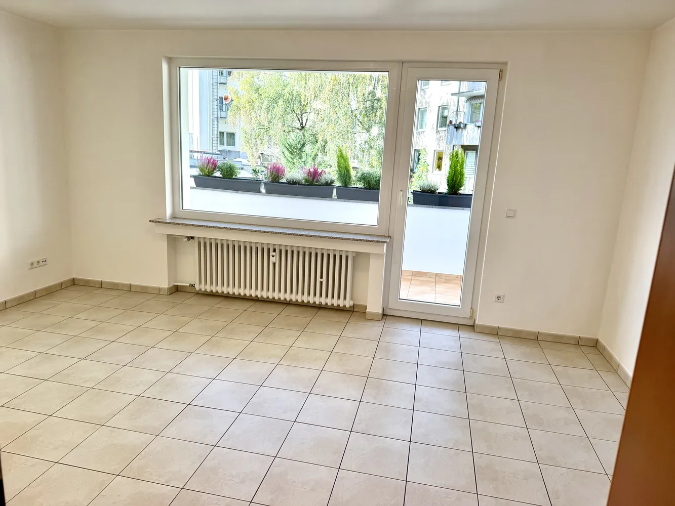 2 room apartment with 55 m² in Düsseldorf – Photo 2