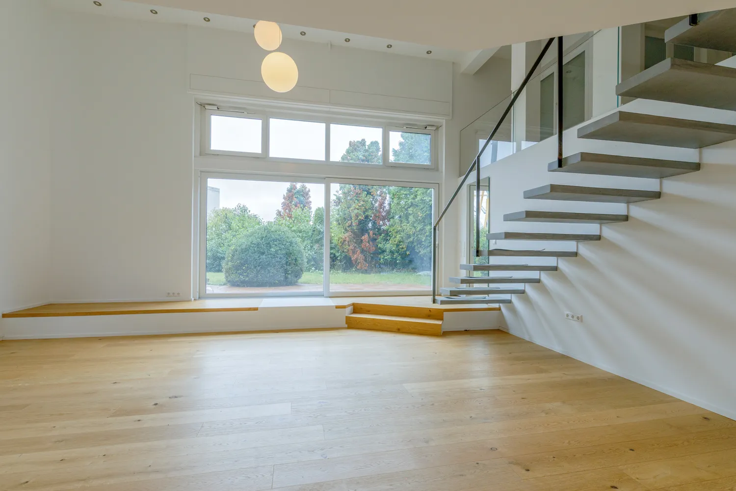 4 Zimmer Wohnung mit 180 m² in Stuttgart – Bild 2