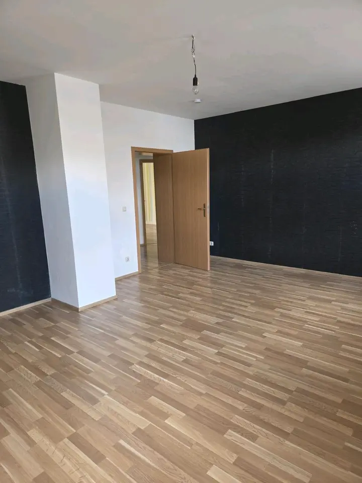 3 Zimmer Wohnung mit 82 m² in Weißenfels – Bild 1
