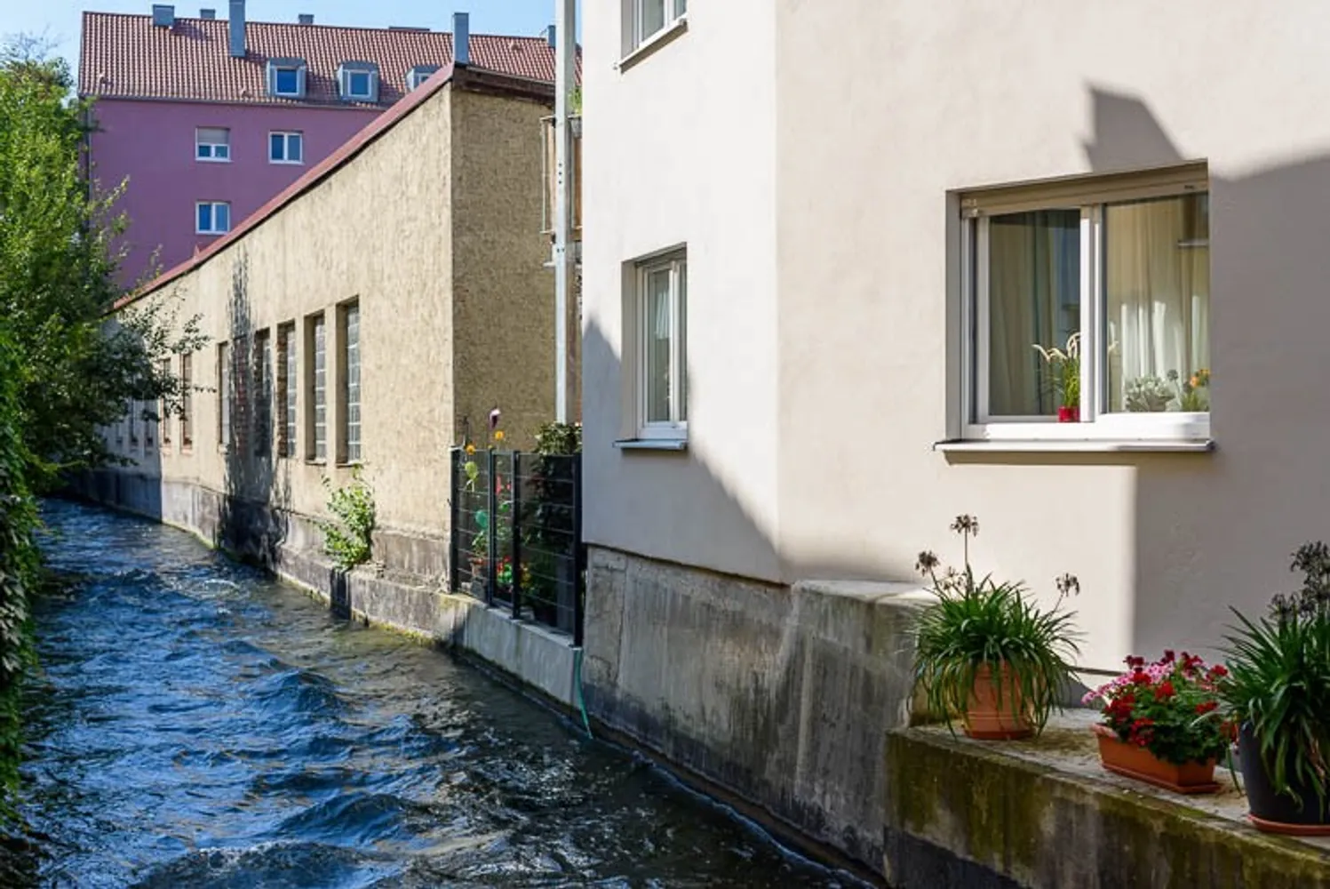 2 room apartment with 35 m² in Augsburg – Photo 2