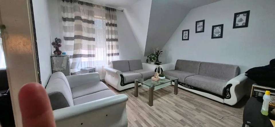 4 Zimmer Wohnung mit 97 m² in Pforzheim – Bild 2