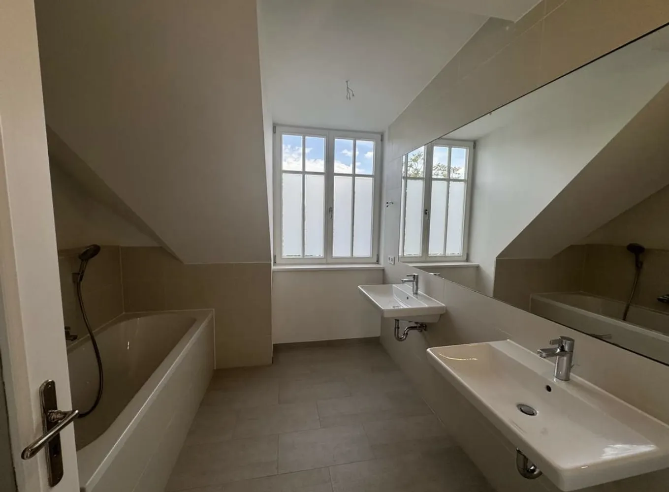 2 Zimmer Wohnung mit 110 m² in Berlin – Bild 10