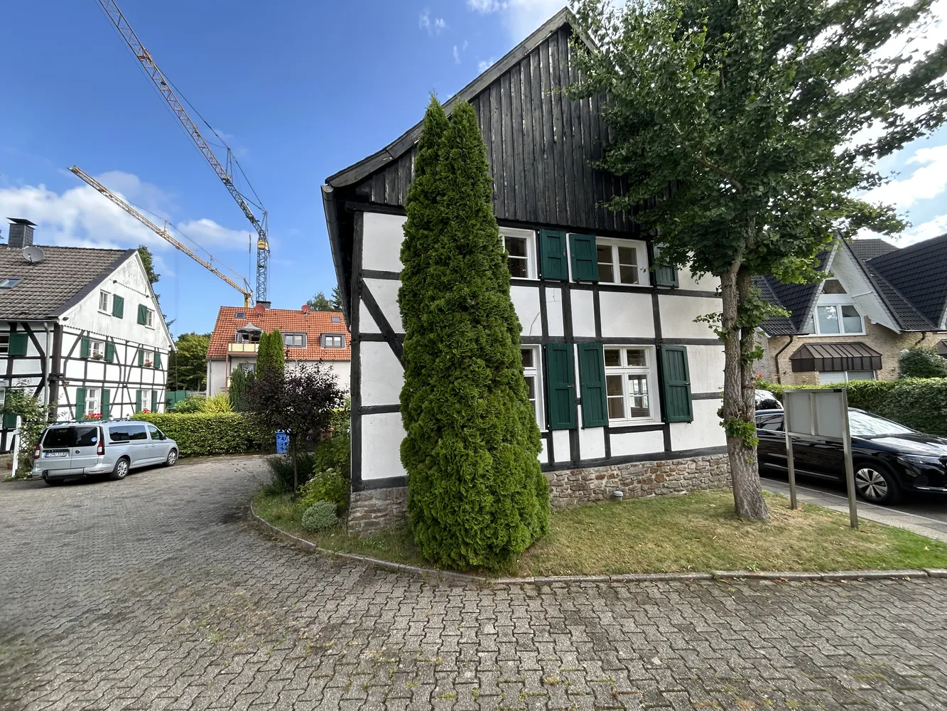 6 Zimmer Wohnung mit 122 m² in Essen – Bild 2