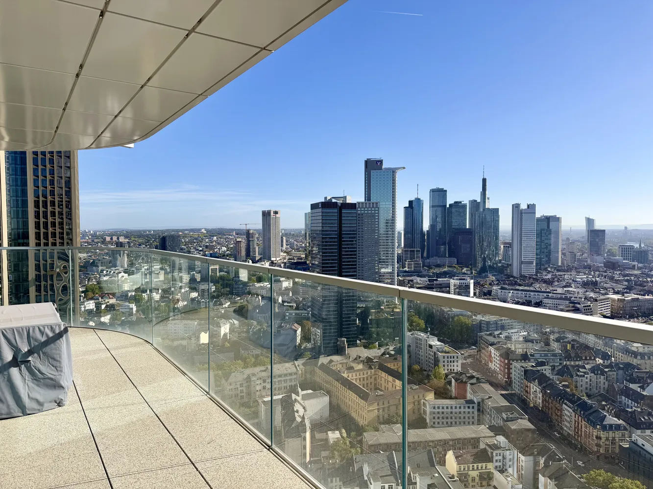 3 room apartment with 90 m² in Frankfurt am Main – Photo 2