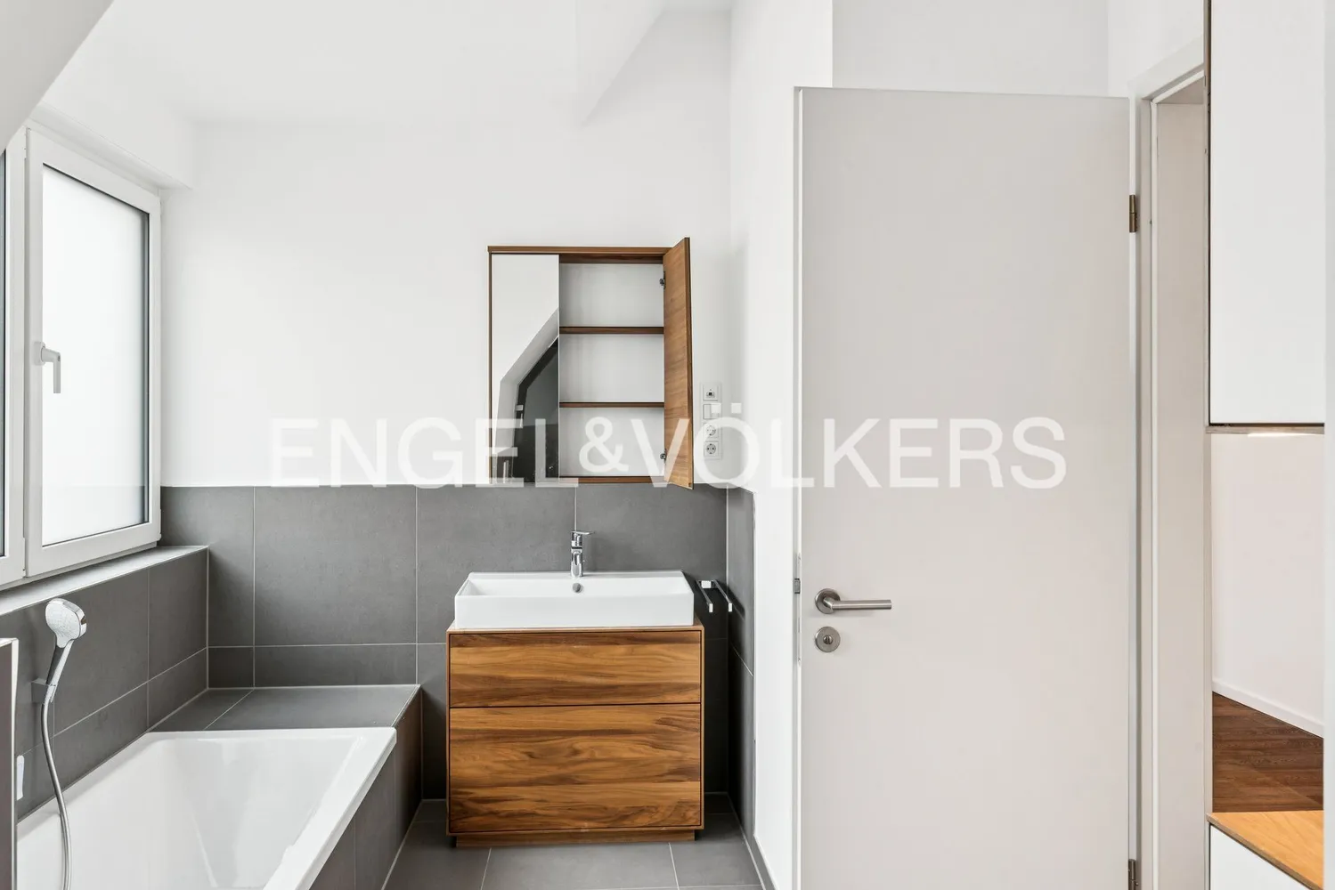 4 Zimmer Wohnung mit 139 m² in Frankfurt am Main – Bild 6