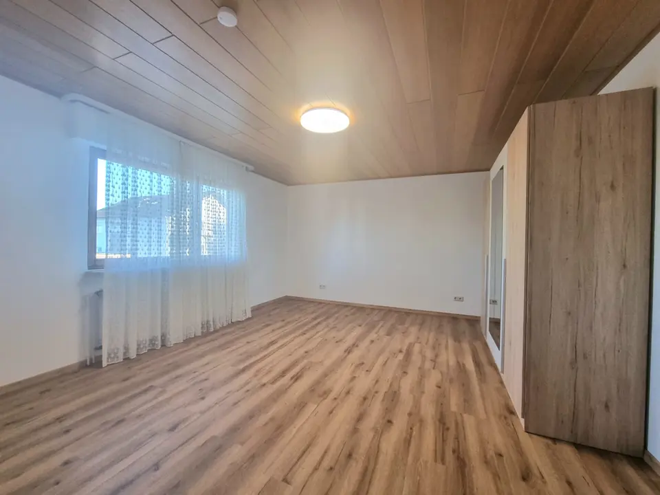 7 Zimmer Haus mit 246 m² in Saarbrücken – Bild 2