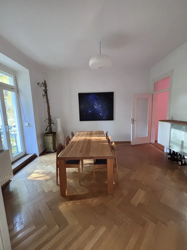 4 Zimmer Wohnung mit 106 m² in München – Bild 1