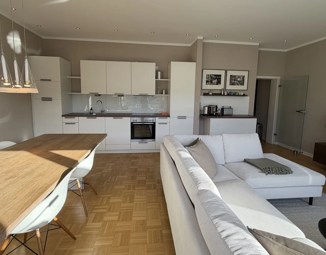 2 Zimmer Wohnung mit 84 m² in Hannover – Bild 2