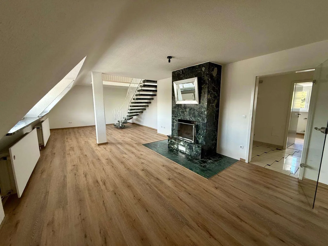 4 Zimmer Wohnung mit 120 m² in Nürnberg – Bild 1