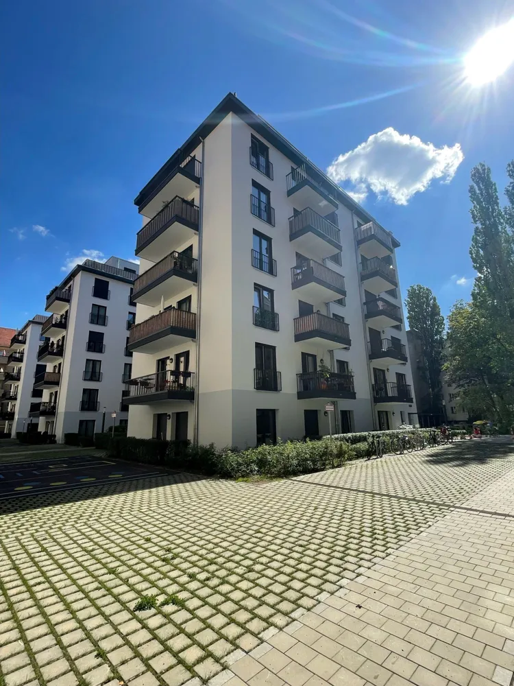 4 Zimmer Wohnung mit 130 m² in Berlin – Bild 2
