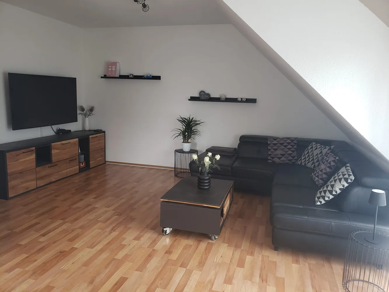 4 Zimmer Wohnung mit 100 m² in Duisburg – Bild 2