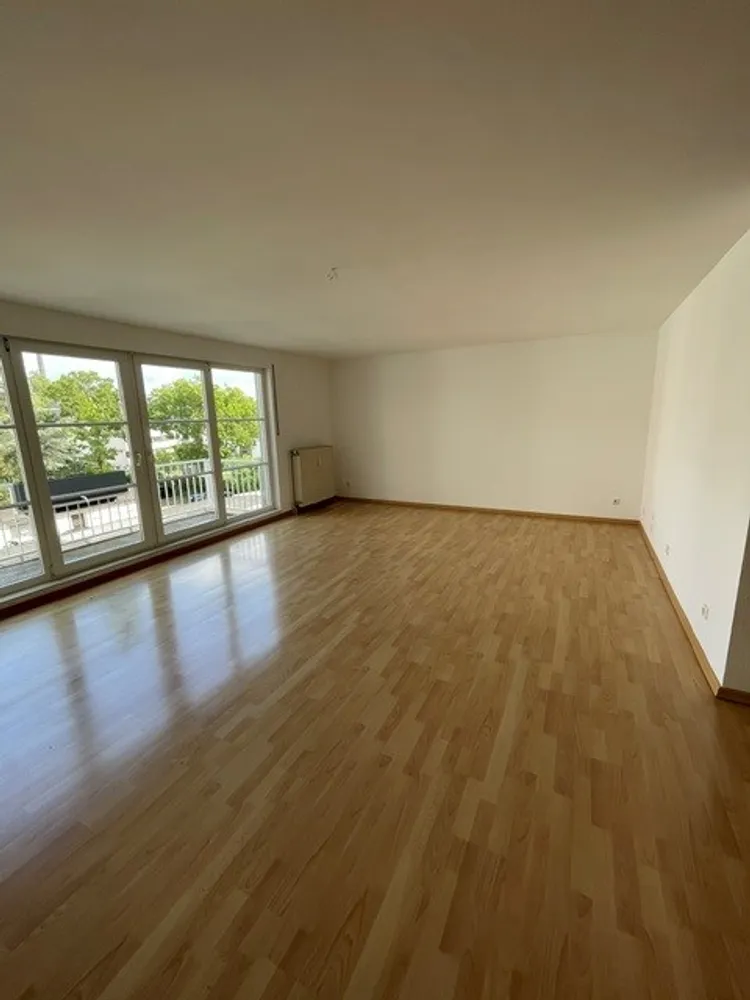 2 Zimmer Wohnung mit 115 m² in Duisburg – Bild 2