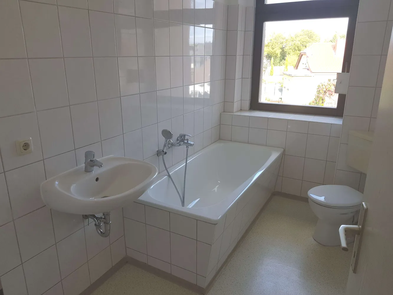 2 Zimmer Wohnung mit 58 m² in Werdau – Bild 4