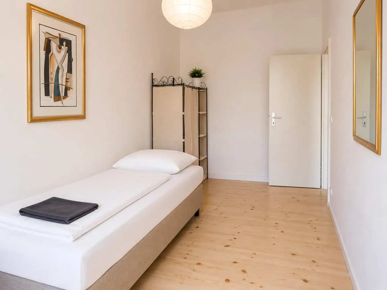 Shared room with 12 m² in Berlin – Photo 3