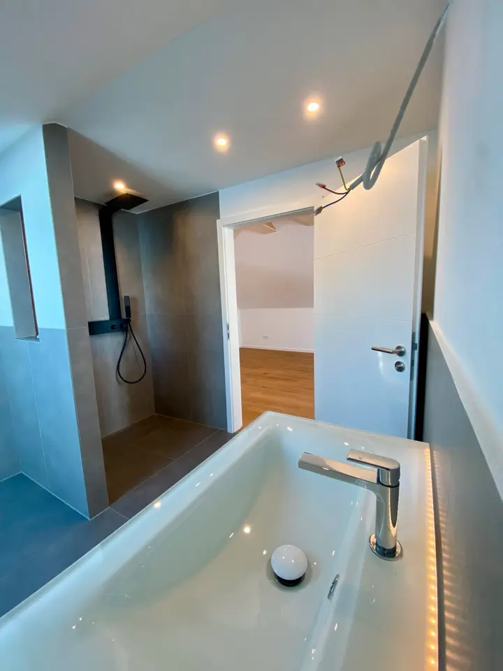6 Zimmer Haus mit 190 m² in Würzburg – Bild 8