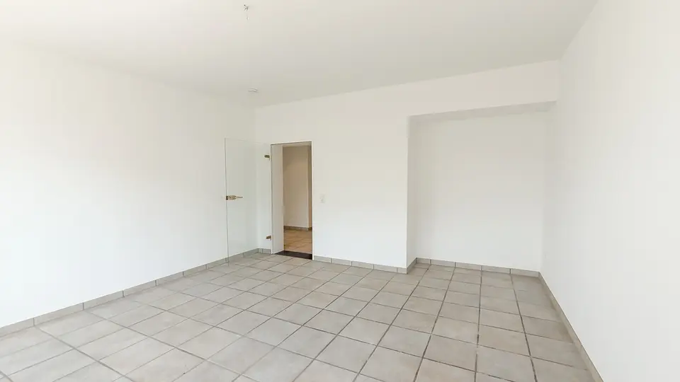 2 Zimmer Wohnung mit 82 m² in Düsseldorf – Bild 3