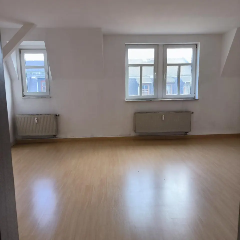 3 Zimmer Wohnung mit 102 m² in Plauen – Bild 2