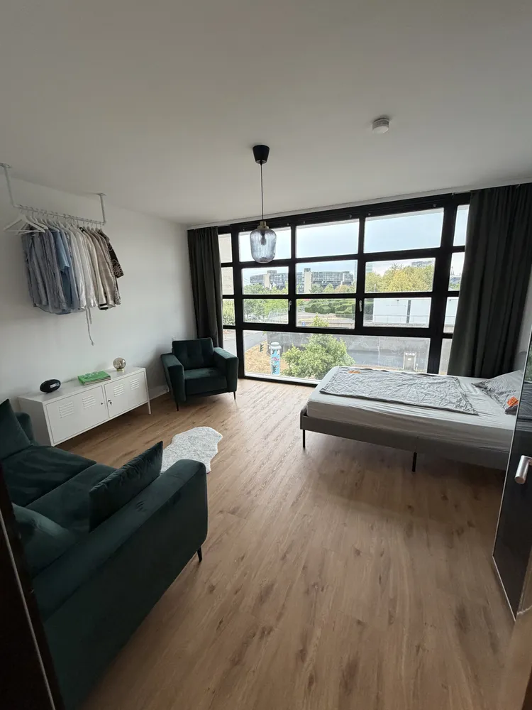 4 Zimmer Wohnung mit 125 m² in Düsseldorf – Bild 1