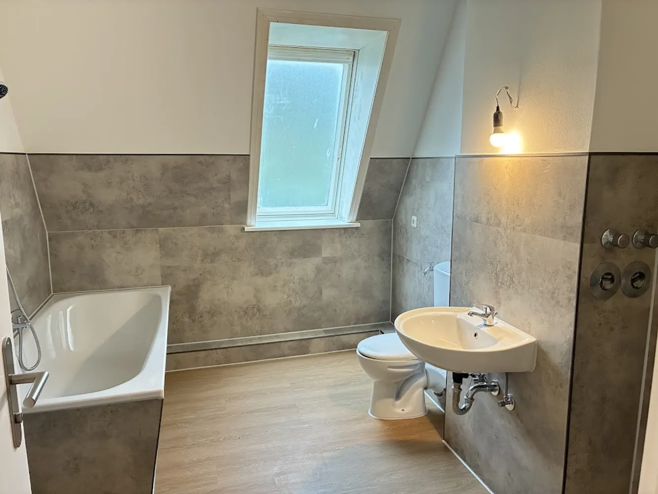 4 Zimmer Wohnung mit 86 m² in Kiel – Bild 1