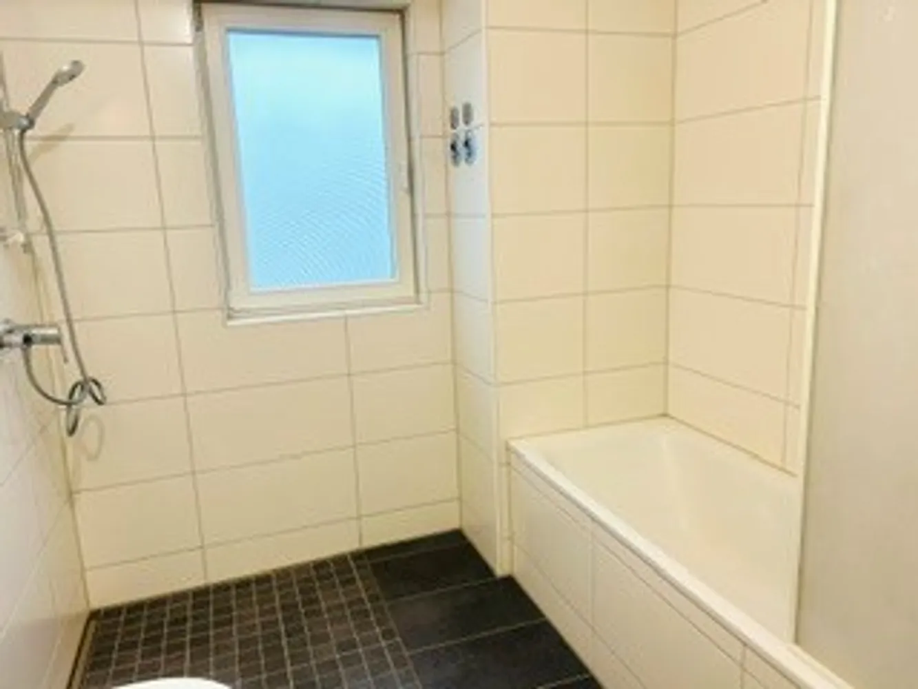 4 Zimmer Wohnung mit 95 m² in Nürnberg – Bild 3