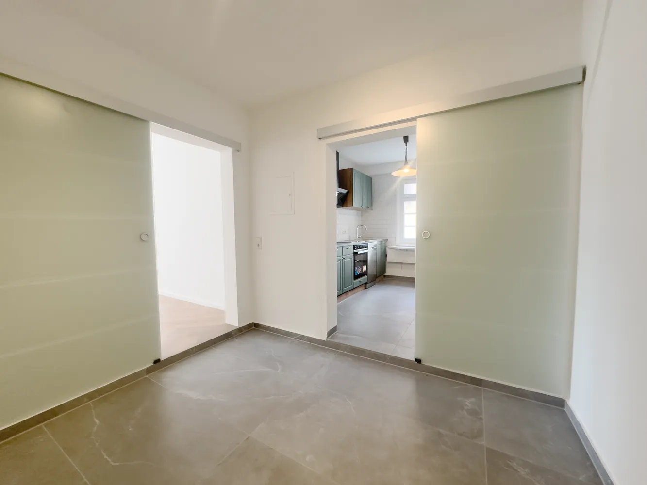 2 room apartment with 60 m² in Esslingen am Neckar – Photo 2
