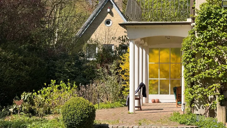 9 room house with 260 m² in Neumünster – Photo 3