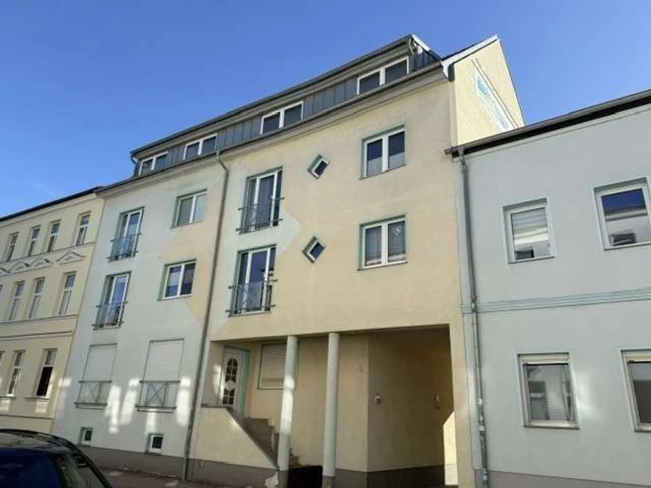 4 Zimmer Wohnung mit 95 m² in Güstrow – Bild 1