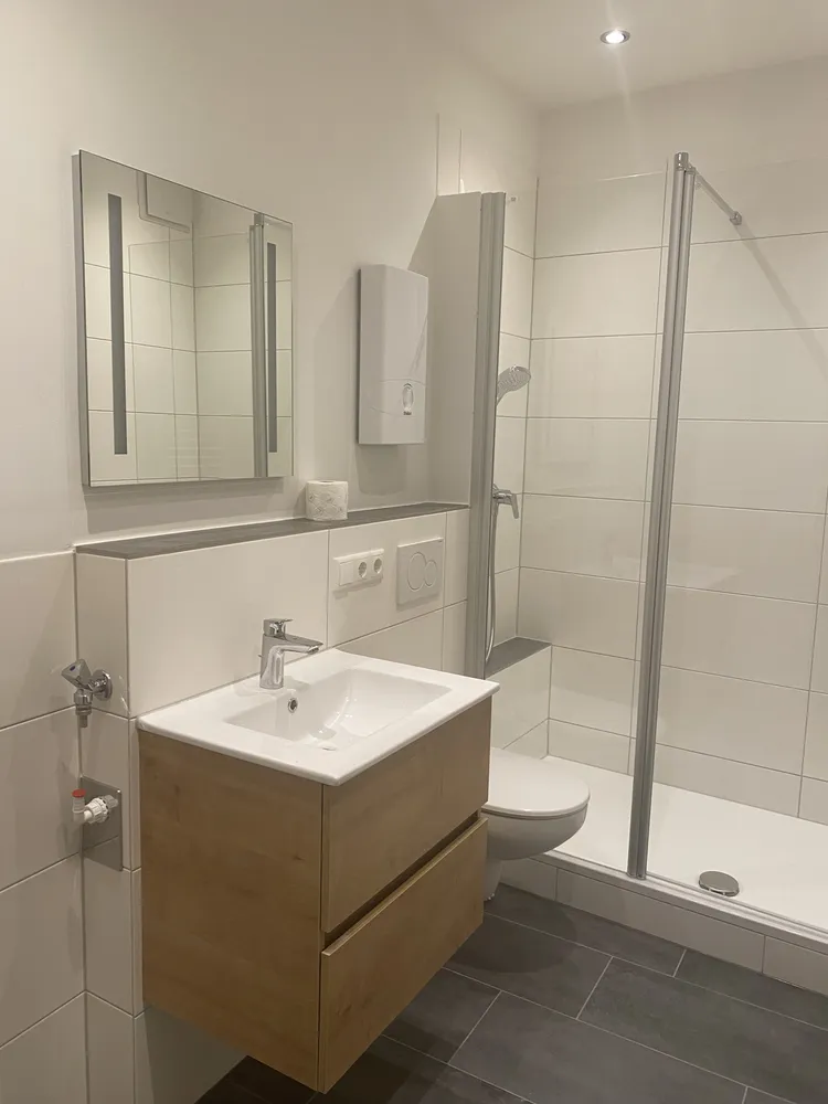 2 Zimmer Wohnung mit 70 m² in Wiesbaden – Bild 2