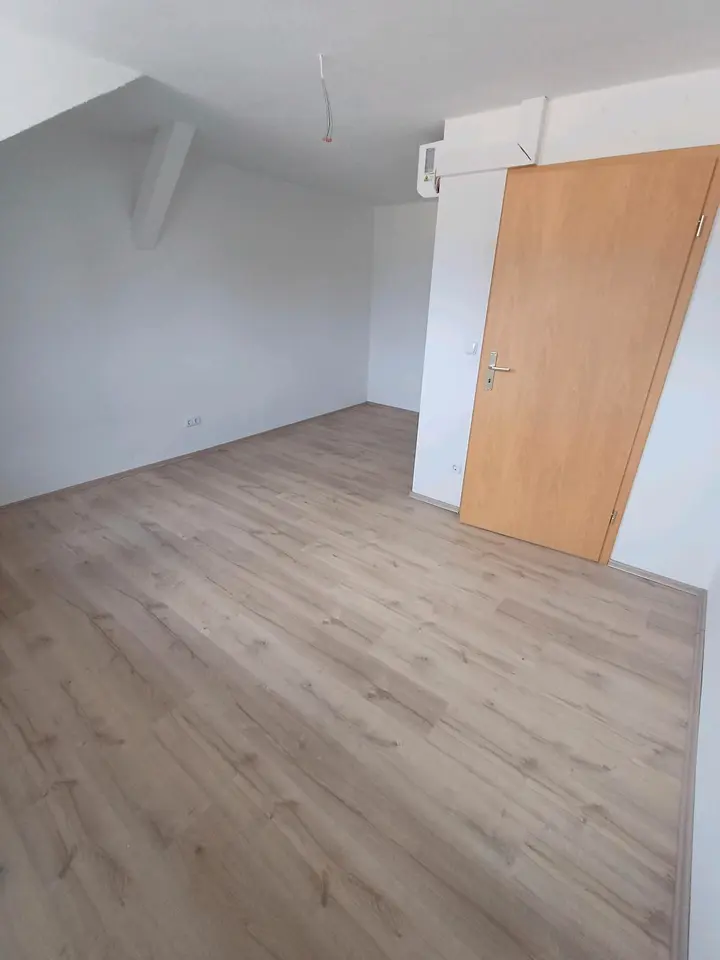 5 Zimmer Wohnung mit 107 m² in Chemnitz – Bild 3