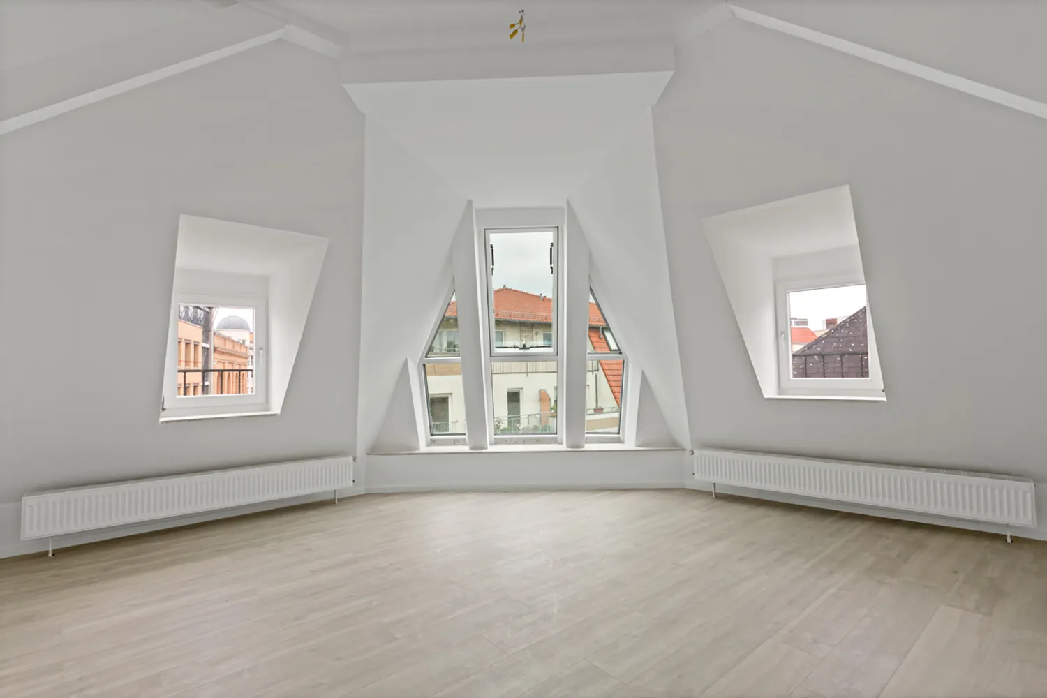 4 Zimmer Wohnung mit 92 m² in Halle (Saale) – Bild 1