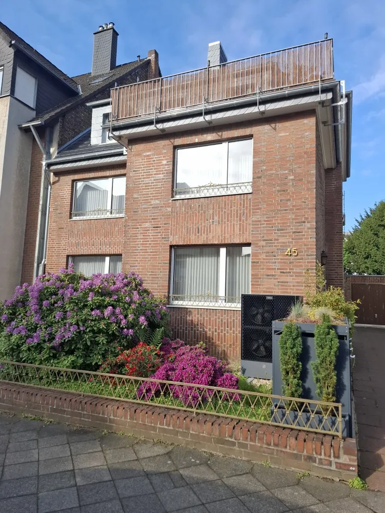 4 Zimmer Wohnung mit 175 m² in Düsseldorf – Bild 1