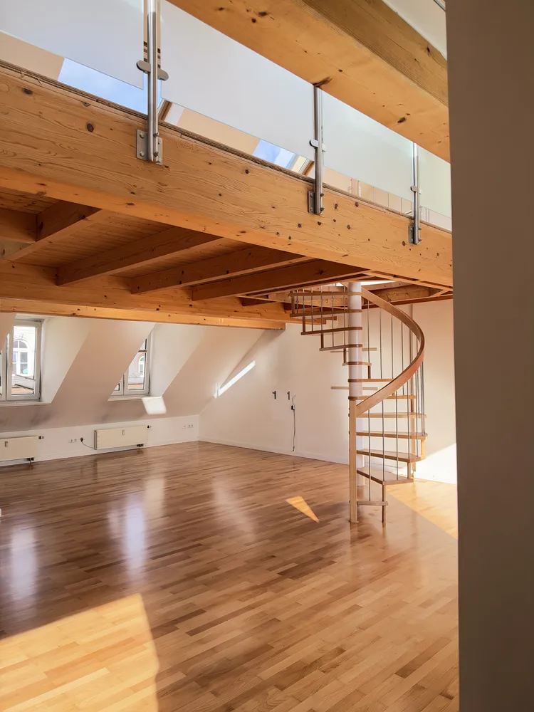 2 Zimmer Wohnung mit 92 m² in München – Bild 2
